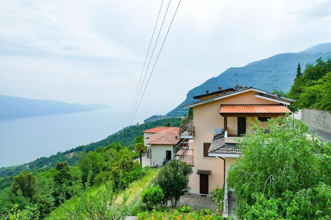 Apartment Appartamento Alba - Booking Garda Lake Tignale Italy
