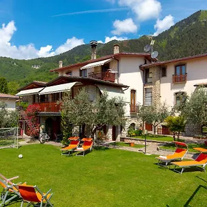 Mariarosa Apartment